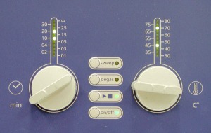 The Elmasonic S80H control panel shows activated on-off and start-stop, the set and remaining time, and set and current bath temperature.  LEDs also indicate when the sweep and degas functions are operating.